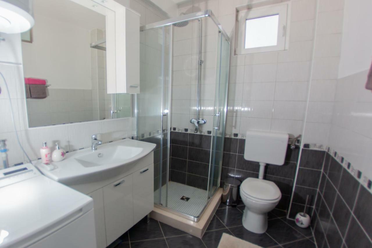 Apartmani Sunset Rogotin Bagian luar foto